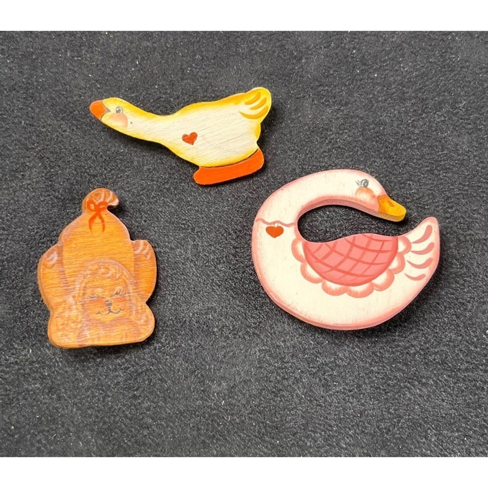 Griffis Hand Painted Wood Brooch Pin Set Vintage Country Swan Goose Puppy 3pc